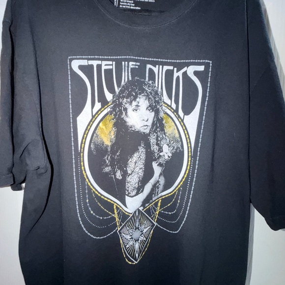 Black Stevie Nicks Short Sleeve Graphic T-Shirt NWOT - Picture 1 of 4
